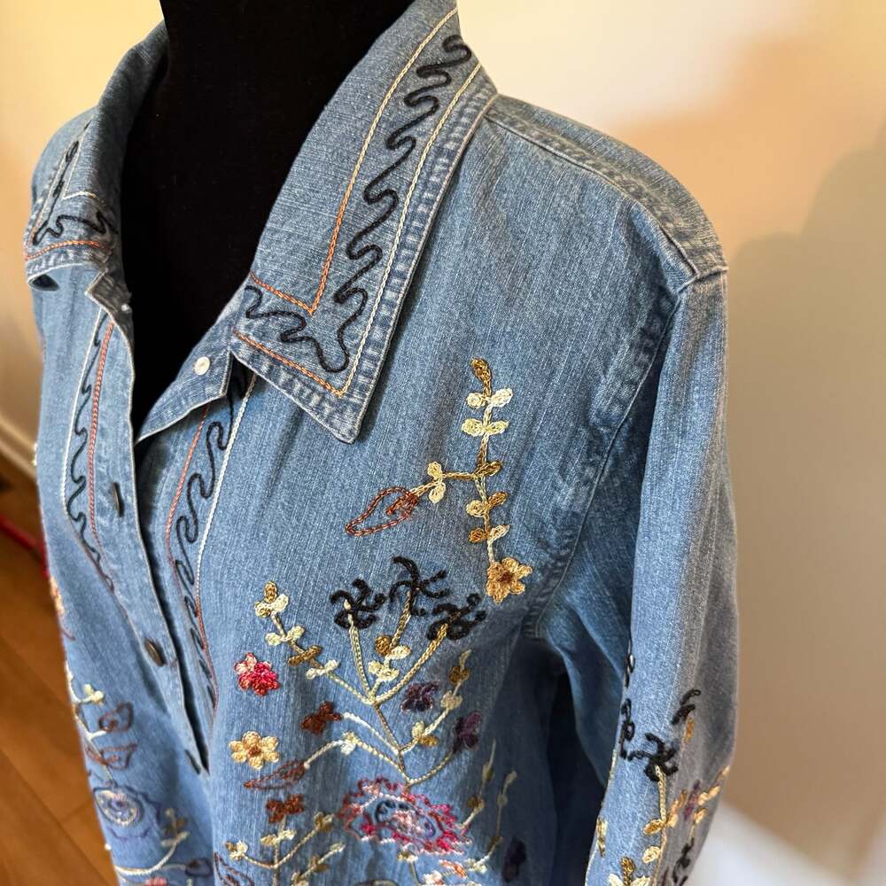 Denim & Co. Women's Floral Embroidered Denim Button-Front Shirt Jacket - Picture 4 of 8